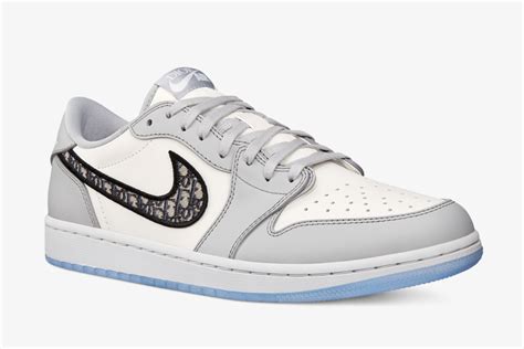 air dior 1 retail price|jordan 1 Dior low price.